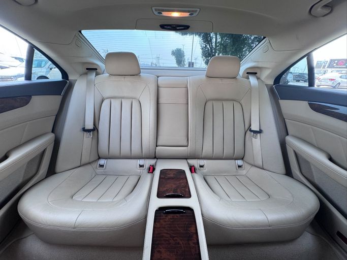 Used Mercedes-Benz CLS 500 II (C218), 4.7 l, 2012 in UAE, Dubai by MY MOTORS FZE, White color. Japanese Specs | AUTO.AE | Listing #295730 — photo 13 of 17