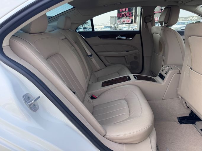Used Mercedes-Benz CLS 500 II (C218), 4.7 l, 2012 in UAE, Dubai by MY MOTORS FZE, White color. Japanese Specs | AUTO.AE | Listing #295730 — photo 14 of 17