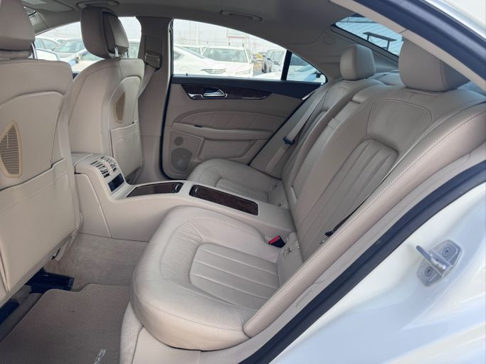 Used Mercedes-Benz CLS 500 II (C218), 4.7 l, 2012 in UAE, Dubai by MY MOTORS FZE, White color. Japanese Specs | AUTO.AE | Listing #295730 — photo 15 of 17