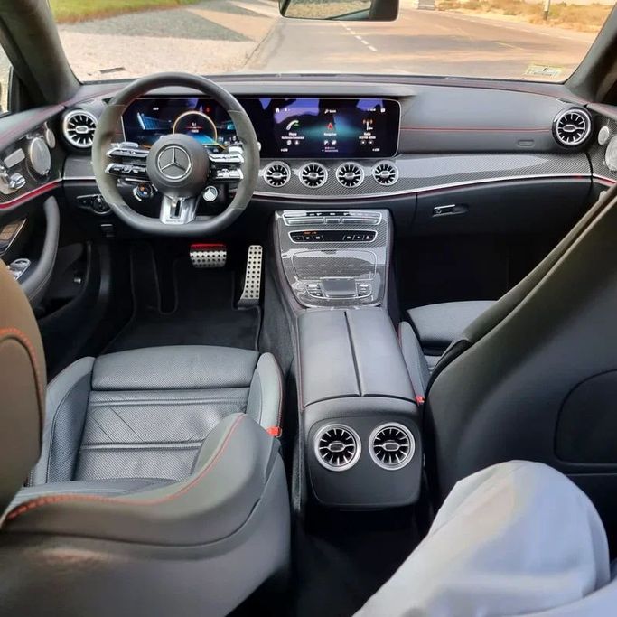 Подержанный Mercedes-Benz E-Class AMG 53 AMG V (W213) Рестайлинг, 3.0 л, 2021 в Дубае от Alta Class Motors Серебристый цвет. Американская | AUTO.AE