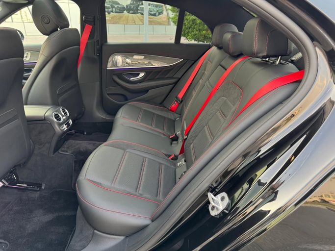 Подержанный Mercedes-Benz E-Class AMG 53 AMG V (W213), 3.0 л, 2019 в Дубае от Saeed Auto Черный цвет. Японская | AUTO.AE