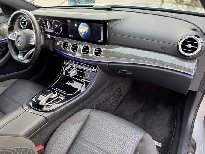 Подержанный Mercedes-Benz E-Class AMG 43 AMG V (W213), 3.0 л, 2017 в Дубае от Saeed Auto Серебристый цвет. Японская | AUTO.AE