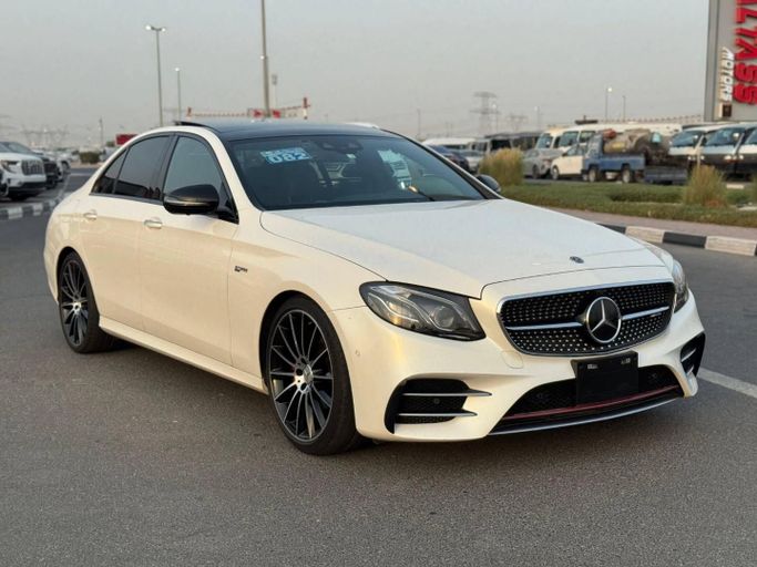 Подержанный Mercedes-Benz E-Class AMG 43 AMG V (W213), 3.0 л, 2018 в Дубае от Saeed Auto Белый цвет. Японская | AUTO.AE