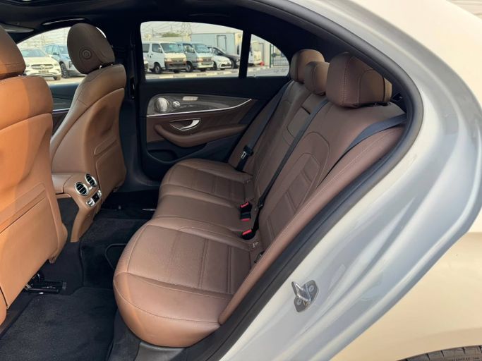 Подержанный Mercedes-Benz E-Class AMG 43 AMG V (W213), 3.0 л, 2018 в Дубае от Saeed Auto Белый цвет. Японская | AUTO.AE