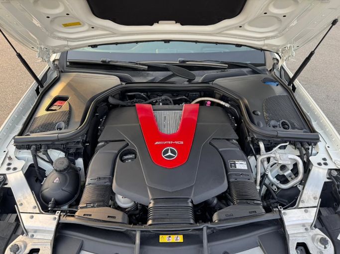 Подержанный Mercedes-Benz E-Class AMG 43 AMG V (W213), 3.0 л, 2018 в Дубае от Saeed Auto Белый цвет. Японская | AUTO.AE