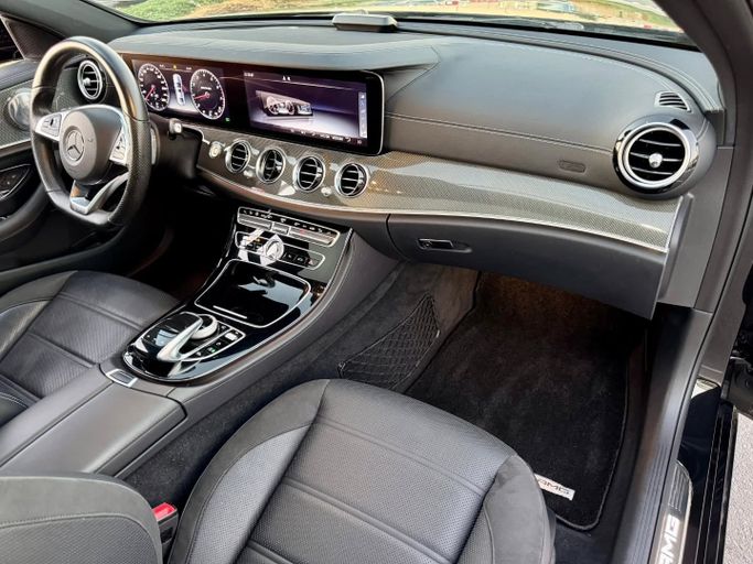 Подержанный Mercedes-Benz E-Class AMG 43 AMG V (W213), 3.0 л, 2018 в Дубае от Saeed Auto Черный цвет. Японская | AUTO.AE