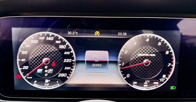 Подержанный Mercedes-Benz E-Class AMG 43 AMG V (W213), 3.0 л, 2018 в Дубае от Saeed Auto Черный цвет. Японская | AUTO.AE