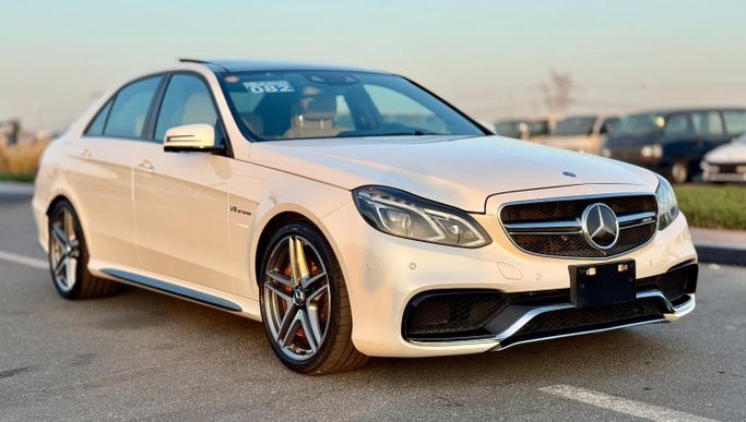 Подержанный Mercedes-Benz E-Class AMG 63 AMG S IV (W212, S212) Рестайлинг, 5.5 л, 2014 в Дубае от Saeed Auto Белый цвет.  | AUTO.AE