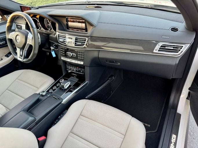 Подержанный Mercedes-Benz E-Class AMG 63 AMG S IV (W212, S212) Рестайлинг, 5.5 л, 2014 в Дубае от Saeed Auto Белый цвет.  | AUTO.AE
