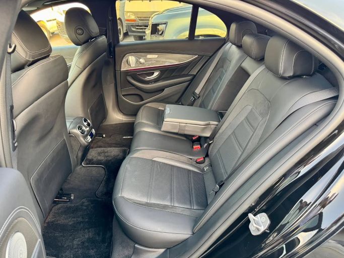 Подержанный Mercedes-Benz E-Class AMG 43 AMG V (W213), 3.0 л, 2017 в Дубае от Saeed Auto Черный цвет. Японская | AUTO.AE