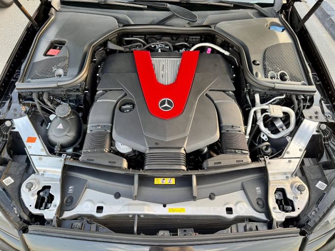 Подержанный Mercedes-Benz E-Class AMG 43 AMG V (W213), 3.0 л, 2017 в Дубае от Saeed Auto Черный цвет. Японская | AUTO.AE