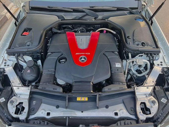 Подержанный Mercedes-Benz E-Class AMG 43 AMG V (W213), 3.0 л, 2018 в Дубае от Saeed Auto Белый цвет. Японская | AUTO.AE
