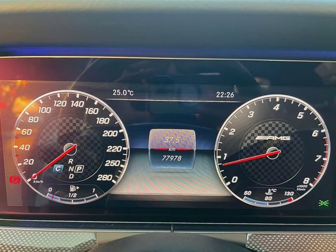 Подержанный Mercedes-Benz E-Class AMG 43 AMG V (W213), 3.0 л, 2018 в Дубае от Saeed Auto Белый цвет. Японская | AUTO.AE