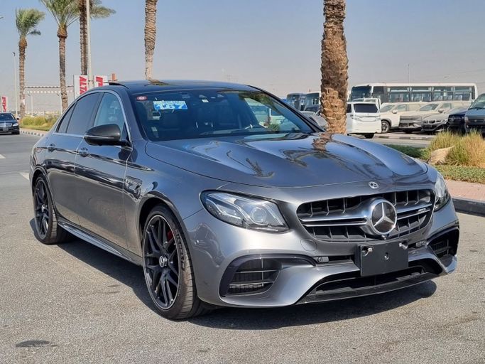 Подержанный Mercedes-Benz E-Class AMG 63 AMG S V (W213), 4.0 л, 2018 в Дубае от Saeed Auto Серый цвет. Японская | AUTO.AE