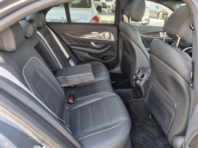 Подержанный Mercedes-Benz E-Class AMG 63 AMG S V (W213), 4.0 л, 2018 в Дубае от Saeed Auto Серый цвет. Японская | AUTO.AE