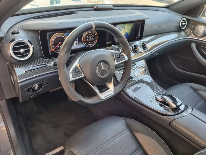 Подержанный Mercedes-Benz E-Class AMG 63 AMG S V (W213), 4.0 л, 2018 в Дубае от Saeed Auto Серый цвет. Японская | AUTO.AE