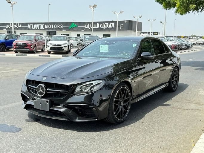 Подержанный Mercedes-Benz E-Class AMG 63 AMG S V (W213), 4.0 л, 2017 в Дубае от Lakhani Motors Черный цвет. Японская | AUTO.AE