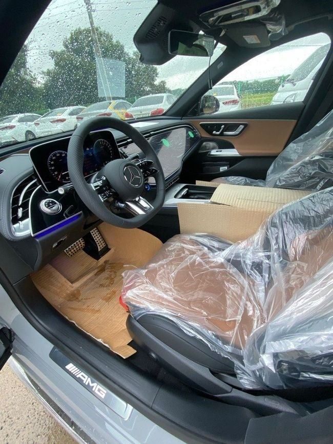 Новый Mercedes-Benz E-Class AMG 53 AMG VI (W214), 3.0 л, 2025 в Дубае от Orient Auto FZE Серебристый цвет. Корейская | AUTO.AE