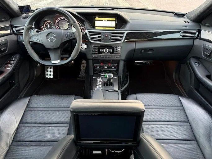 Подержанный Mercedes-Benz E-Class AMG 63 AMG IV (W212, S212), 5.5 л, 2010 в Дубае от Best Car Черный цвет. Японская | AUTO.AE