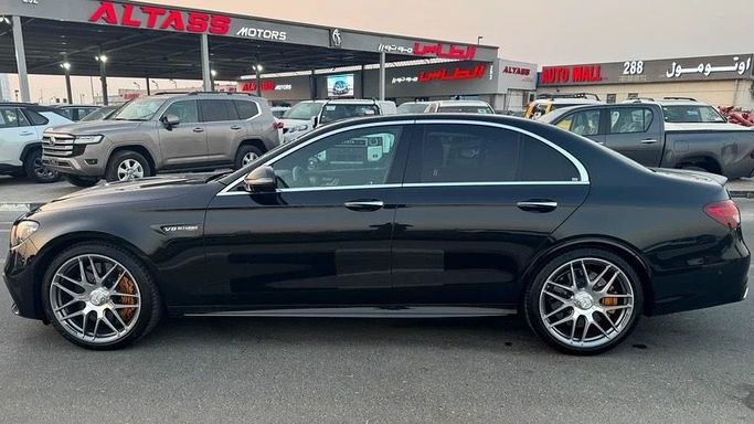 Подержанный Mercedes-Benz E-Class AMG 63 AMG S V (W213) Рестайлинг, 4.0 л, 2021 в Дубае от Lucky Star Motors Черный цвет. Японская | AUTO.AE