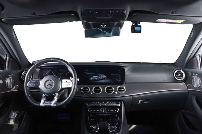 Подержанный Mercedes-Benz E-Class AMG 53 AMG V (W213), 3.0 л, 2019 в Дубае от The Car Superstore Серебристый цвет. Японская | AUTO.AE