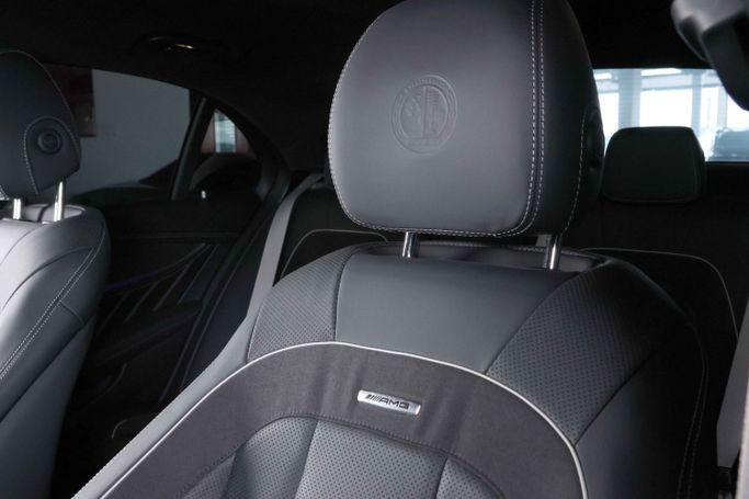 Подержанный Mercedes-Benz E-Class AMG 63 AMG S V (W213), 4.0 л, 2018 в Дубае от The Car Superstore Серебристый цвет. Японская | AUTO.AE