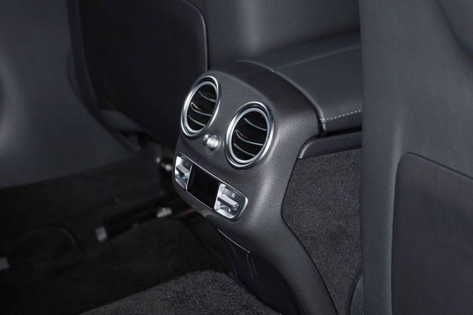 Подержанный Mercedes-Benz E-Class AMG 63 AMG S V (W213), 4.0 л, 2018 в Дубае от The Car Superstore Серебристый цвет. Японская | AUTO.AE