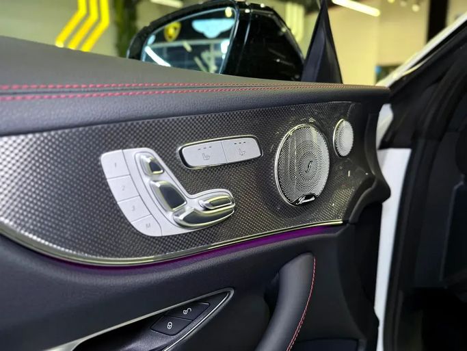 جديدة Mercedes-Benz E-Class AMG 53 AMG عملية فيس ليفت V (W213)، 3.0 لتر، 2023 في الإمارات، دبي من GE Motors، اللون أبيض. المواصفات الكورية | AUTO.AE | إعلان #295439 — صورة 16 من 17