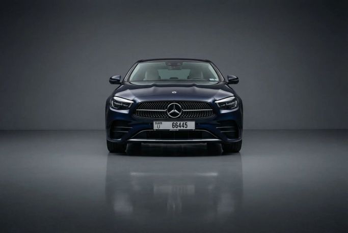 Mercedes-Benz E-Class 350 V (W213, S213, S213, C238) فيس ليفت, 2023 رجال الأعمال سيدان للتأجير في في دبي من Rotana Star Rent a Car، اللون أزرق | AUTO.AE