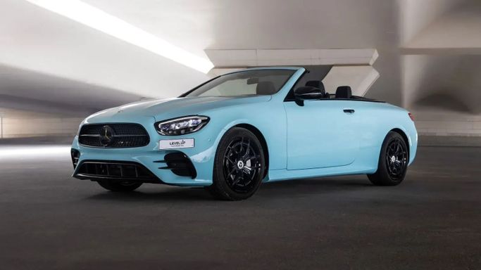 Mercedes-Benz E-Class 450 V (W213, S213, S213, C238) فيس ليفت, 2023 رجال الأعمال قابلة للتحويل للتأجير في في دبي من LeveL Up Car Rental ، اللون أزرق فاتح | AUTO.AE | إعلان #1804