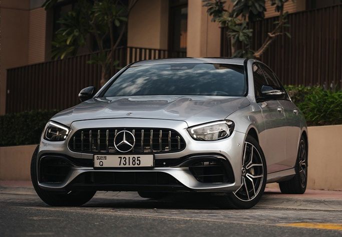 Mercedes-Benz E-Class 350 V (W213, S213, C238) Рестайлинг, 2022 седан бизнес класса в Дубае от Kleemol Car Rental Dubai серый цвет | AUTO.AE | Объявление #1980
