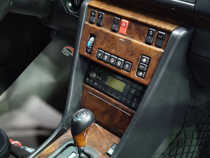 Подержанный Mercedes-Benz E-Class 500 I (W124), 5.0 л, 1994 в Дубае от STAR COLLECTION LLC Черный цвет. Японская | AUTO.AE