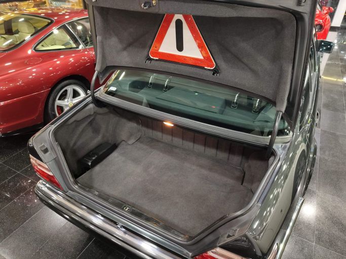 Подержанный Mercedes-Benz E-Class 500 I (W124), 5.0 л, 1994 в Дубае от STAR COLLECTION LLC Черный цвет. Японская | AUTO.AE