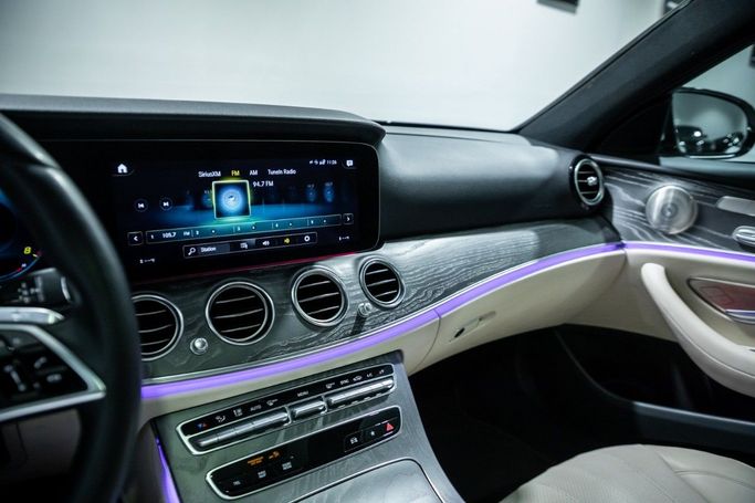 Подержанный Mercedes-Benz E-Class 350 V (W213, S213, C238) Рестайлинг, 2.0 л, 2021 в Дубае от C7 Motors Белый цвет.  | AUTO.AE