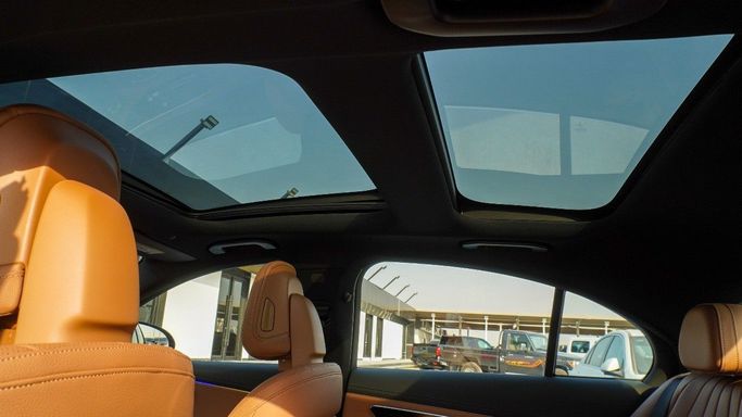 Новый Mercedes-Benz E-Class 350 VI (W214, S214), 2.0 л, 2024 в Дубае от 777 CARS Черный цвет. Европейская | AUTO.AE