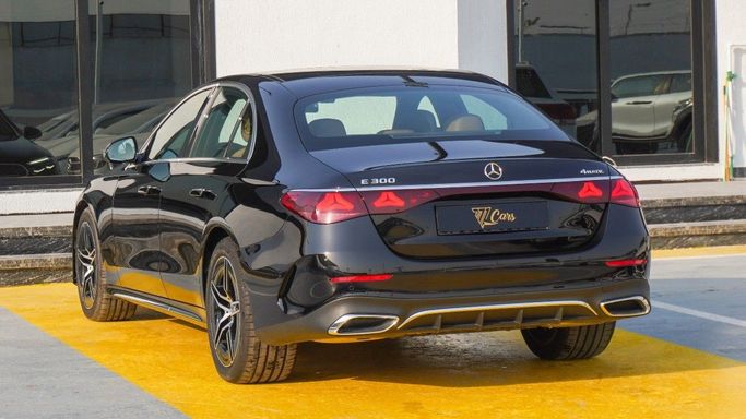 Новый Mercedes-Benz E-Class 350 VI (W214, S214), 2.0 л, 2024 в Дубае от 777 CARS Черный цвет. Европейская | AUTO.AE
