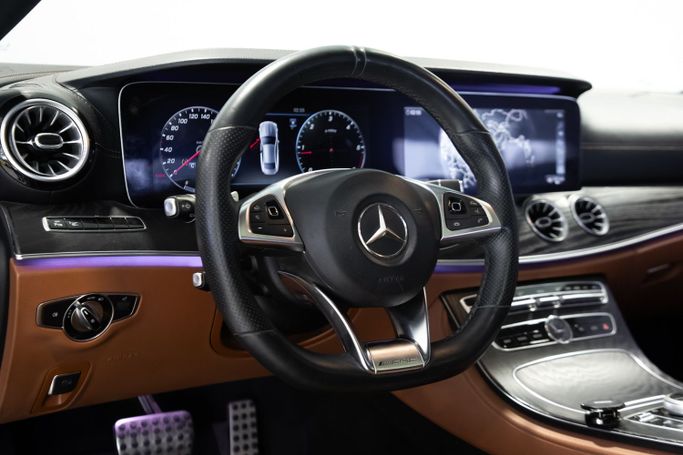 Подержанный Mercedes-Benz E-Class 220 d V (W213, S213, C238), 1.9 л, 2018 в Дубае от C7 Motors Серебристый цвет. Корейская | AUTO.AE