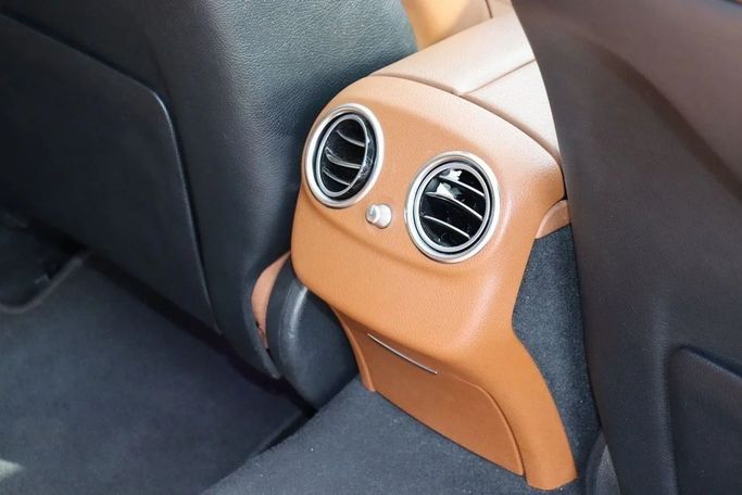 Подержанный Mercedes-Benz E-Class 400 V (W213, S213, C238), 3.0 л, 2018 в Дубае от Dresden Motors Белый цвет. GCC | AUTO.AE