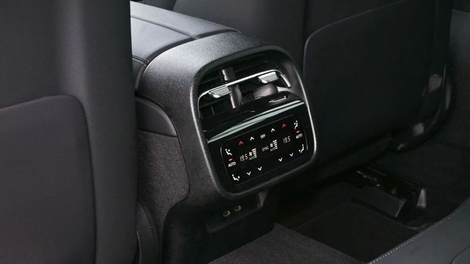 Новый Mercedes-Benz E-Class 200 VI (W214, S214), 2.0 л, 2024 в Дубае от Laith Alobaidi Motors Белый цвет. Европейская | AUTO.AE