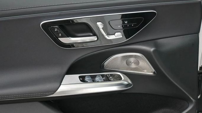 Новый Mercedes-Benz E-Class 200 VI (W214, S214), 2.0 л, 2024 в Дубае от Laith Alobaidi Motors Белый цвет. Европейская | AUTO.AE