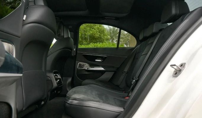 Новый Mercedes-Benz E-Class 200 VI (W214, S214), 2.0 л, 2024 в Дубае от Laith Alobaidi Motors Белый цвет. Европейская | AUTO.AE