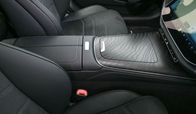 Новый Mercedes-Benz E-Class 200 VI (W214, S214), 2.0 л, 2024 в Дубае от Laith Alobaidi Motors Белый цвет. Европейская | AUTO.AE