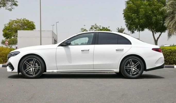 Новый Mercedes-Benz E-Class 200 VI (W214, S214), 2.0 л, 2024 в Дубае от Laith Alobaidi Motors Белый цвет. Европейская | AUTO.AE