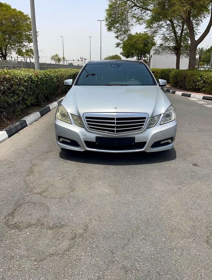Подержанный Mercedes-Benz E-Class 350 IV (W212, S212, C207), 3.5 л, 2013 в Дубае от Alta Class Motors Серебристый цвет. GCC | AUTO.AE