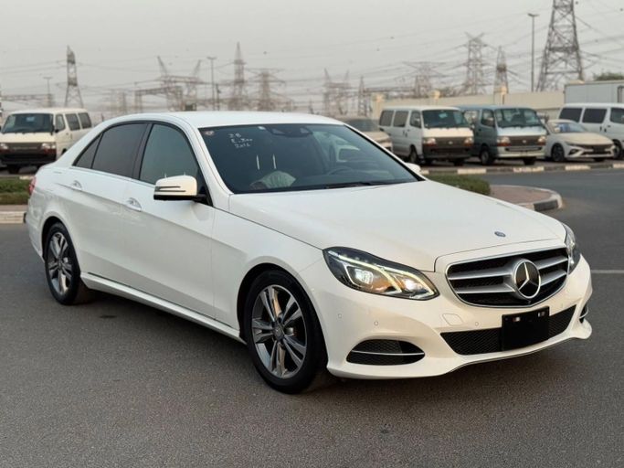 Подержанный Mercedes-Benz E-Class 300 V (W213, S213, C238), 2.0 л, 2016 в Дубае от Saeed Auto Белый цвет. Японская | AUTO.AE