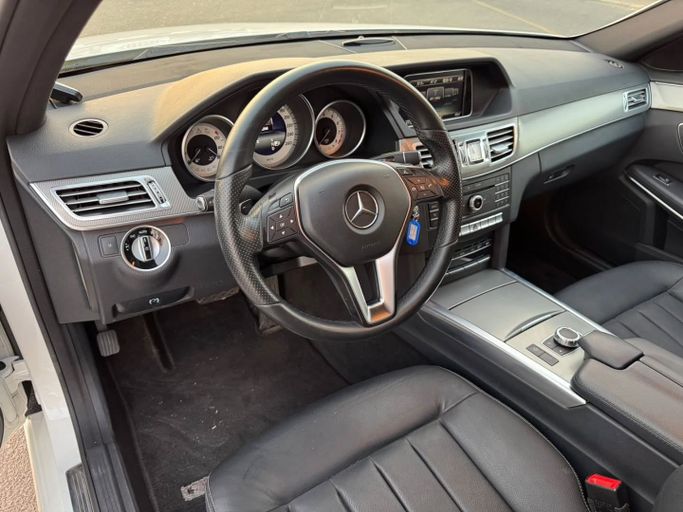 Подержанный Mercedes-Benz E-Class 300 V (W213, S213, C238), 2.0 л, 2016 в Дубае от Saeed Auto Белый цвет. Японская | AUTO.AE