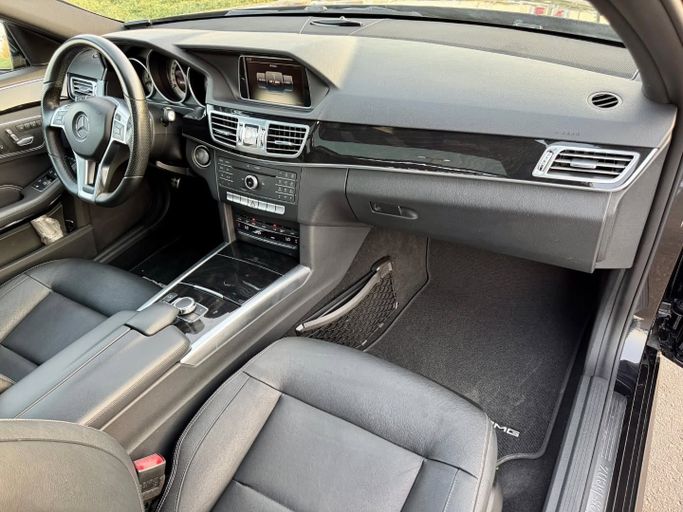 Подержанный Mercedes-Benz E-Class 300 V (W213, S213, C238), 2.0 л, 2016 в Дубае от Saeed Auto Черный цвет. Японская | AUTO.AE