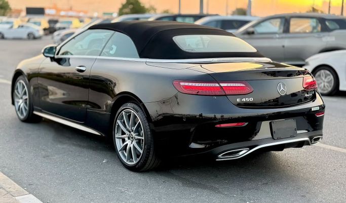 Подержанный Mercedes-Benz E-Class 450 V (W213, S213, C238) Рестайлинг, 3.0 л, 2021 в Дубае от Saeed Auto Черный цвет. Японская | AUTO.AE
