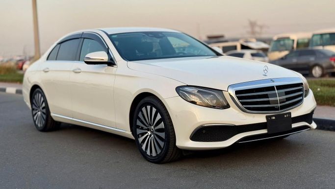 Used Mercedes-Benz E-Class 400 V (W213, S213, C238), 3.0 l, 2018 in Dubai by Saeed Auto, White color. Japanese Specs | AUTO.AE