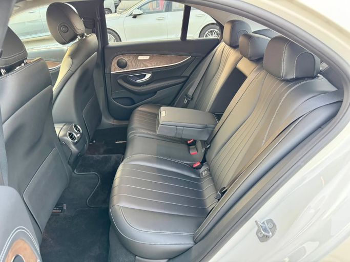 Used Mercedes-Benz E-Class 400 V (W213, S213, C238), 3.0 l, 2018 in Dubai by Saeed Auto, White color. Japanese Specs | AUTO.AE